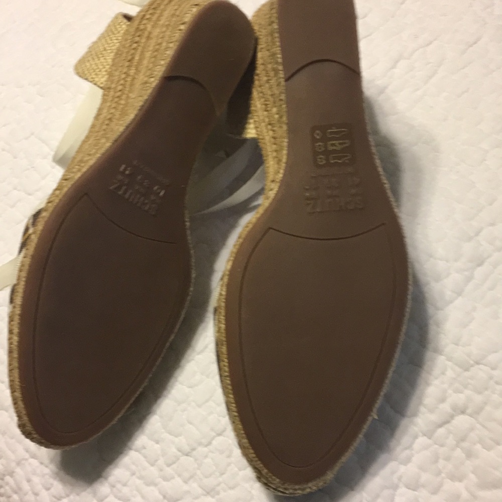 Shoe